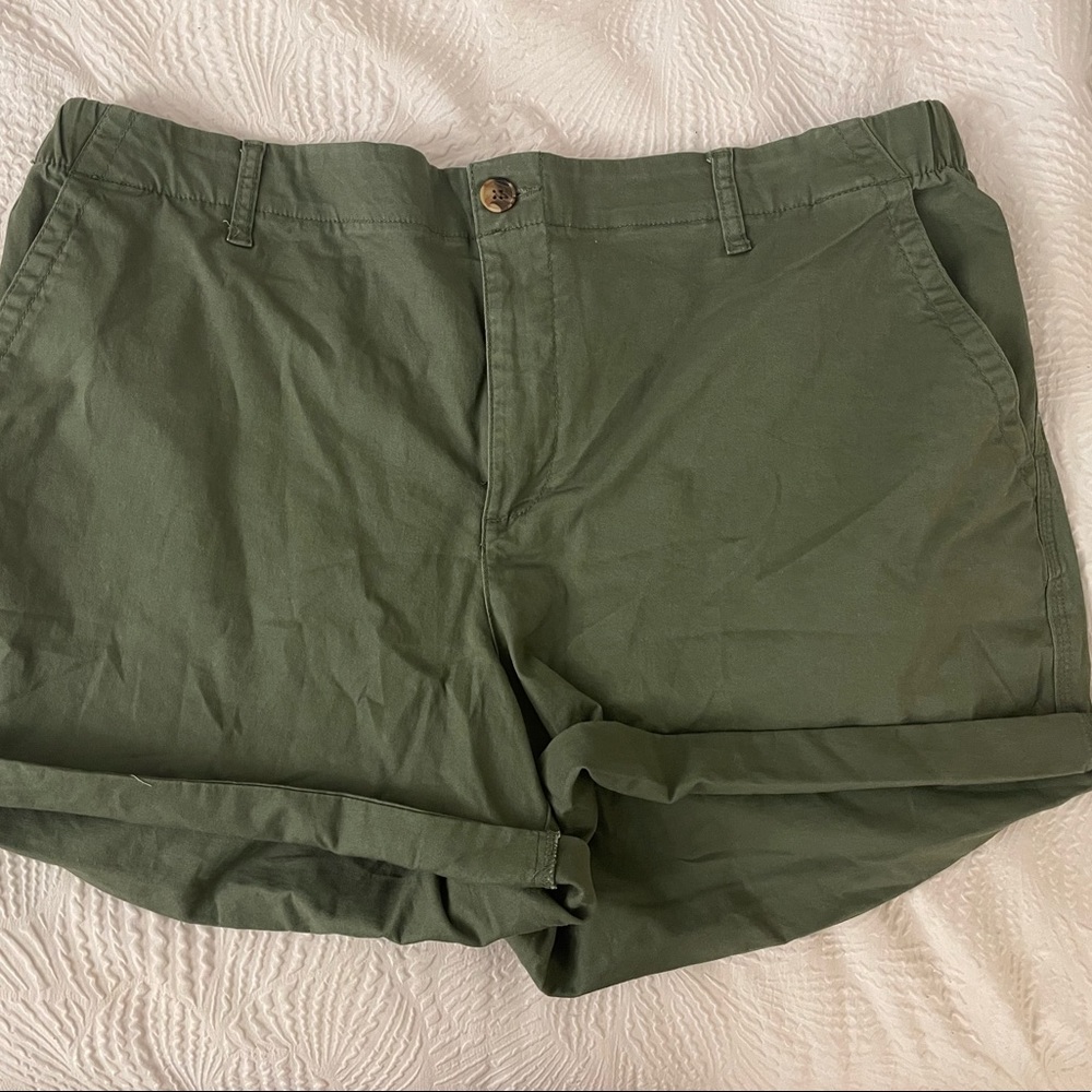 Green Old Navy Everyday Shorts